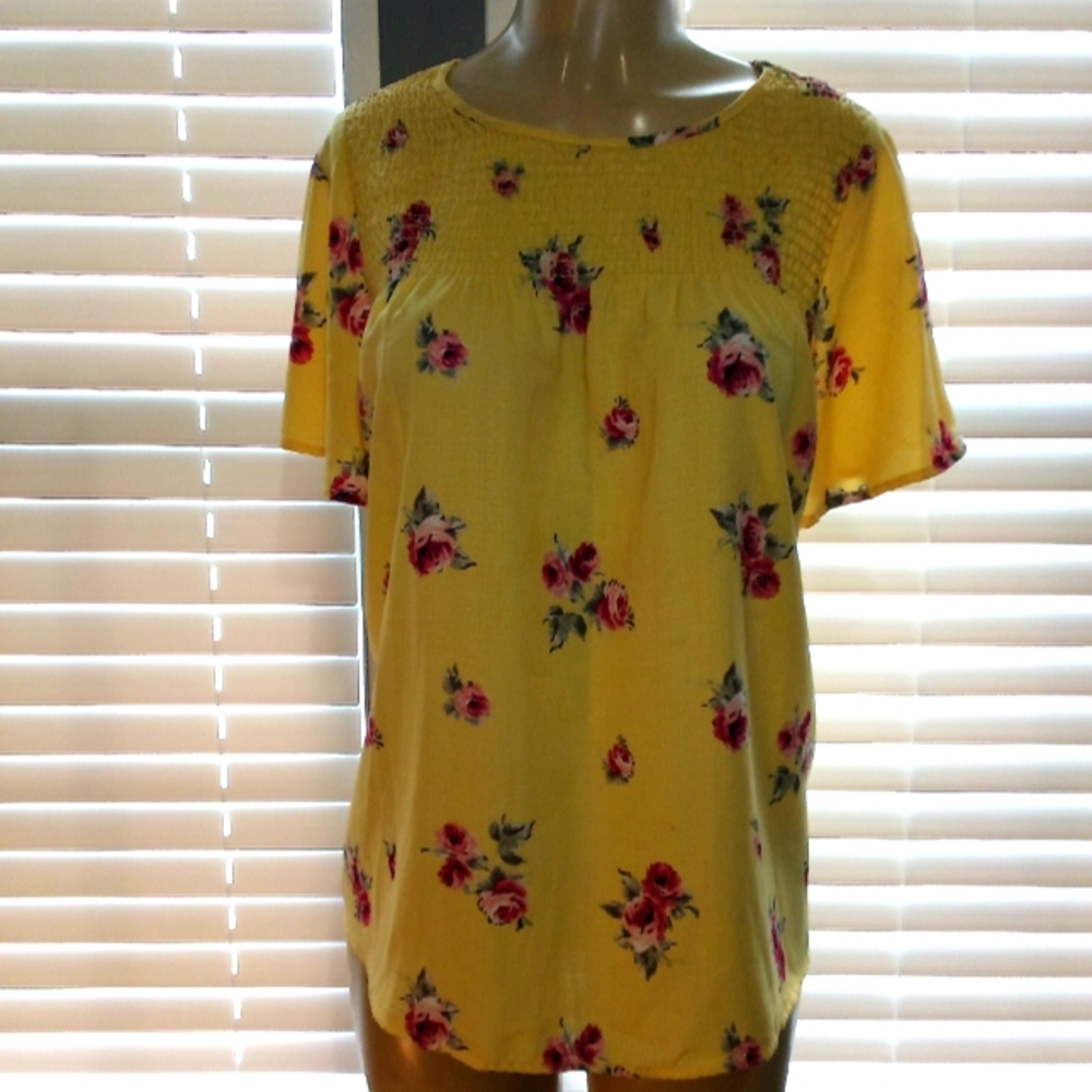 💣ODDY YELLOW FLORAL TOP SZ LG
